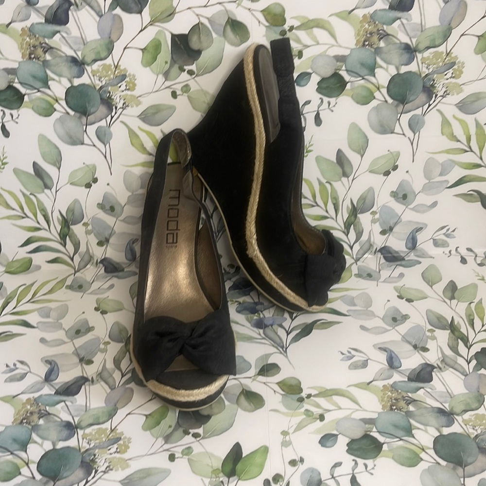 Moda wedge black and tan heels size 7